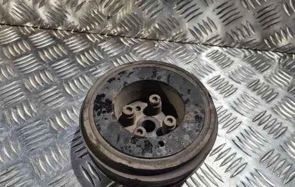 Volkswagen Golf IV Crankshaft pulley