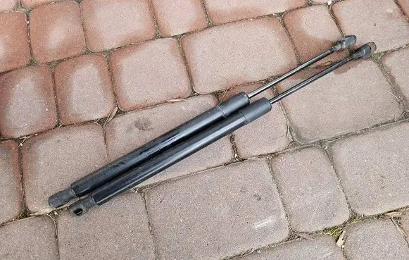 Opel Zafira C Tailgate/trunk strut/damper 39040587