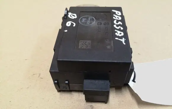 Volkswagen PASSAT B6 Ignition lock 3C0905843