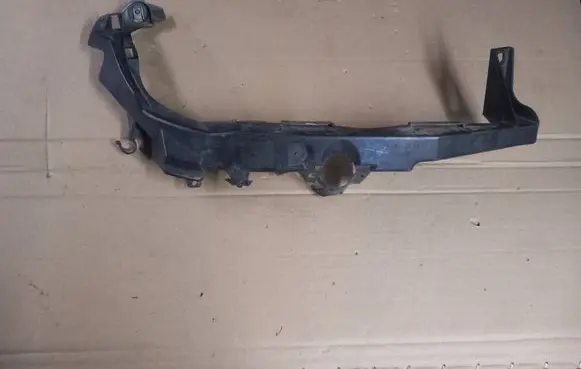 BMW 3 E90 E91 Headlight/headlamp mounting bracket 7138402 15857711