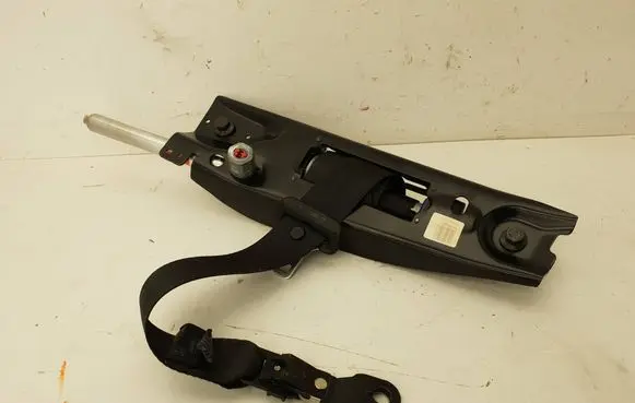 Volvo XC70 Front seatbelt 39865060