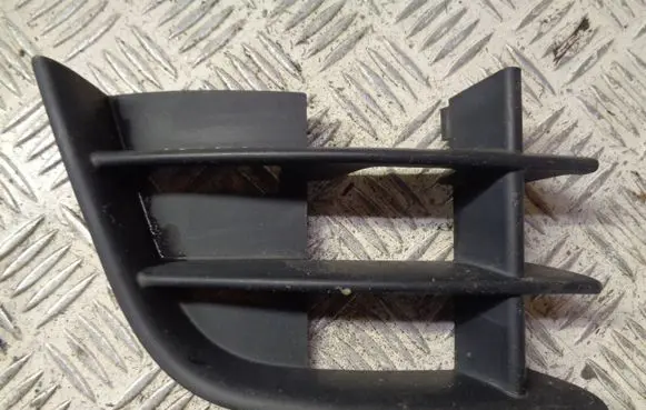 Skoda Fabia Mk2 (5J) Front bumper lower grill 5J0853666A 32002011 0112753620