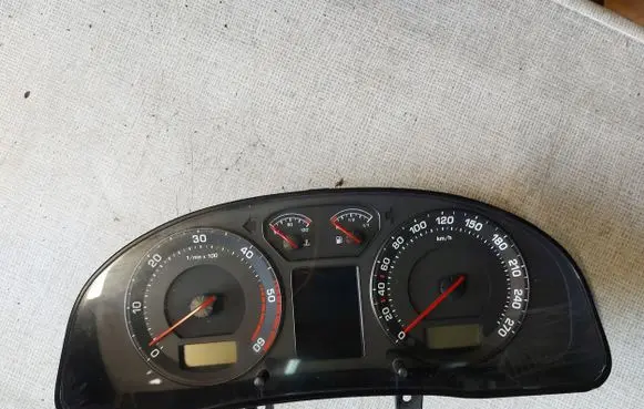 Skoda Superb B5 (3U) Speedometer (instrument cluster) 3U0920841A