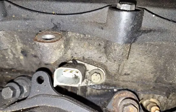 Ford Mondeo Mk III Camshaft position sensor