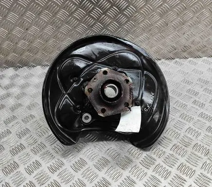 Rear wheel hub