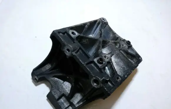 Ford Focus C-MAX Engine mounting bracket 4m5q19d624cc