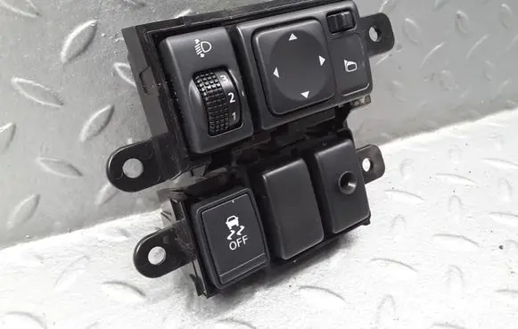 Nissan Juke I F15 Wing mirror switch P10020B4860 0Y13K