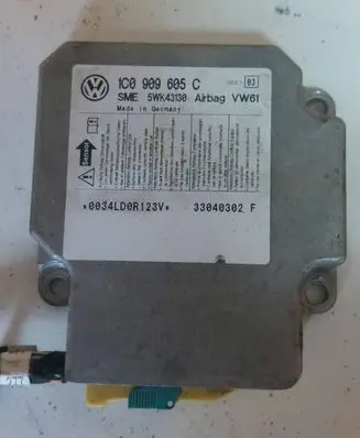 Volkswagen PASSAT B5.5 Airbag control unit/module 1C0909605C 5WK43130 33040302F