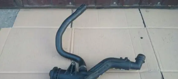 Ford C-MAX I Oil fill pipe 