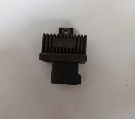 Mitsubishi Space Wagon Glow plug pre-heat relay 7700115078 BED712