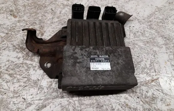 Toyota Avensis T250 Fuel injection control unit/module 8987120070