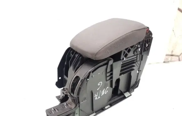 Volkswagen Jetta V Armrest