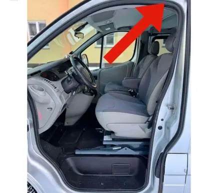 Opel Vivaro Rubber seal front door (on door)