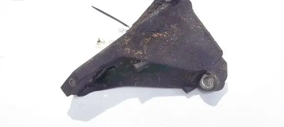 Volvo S80 Engine mounting bracket