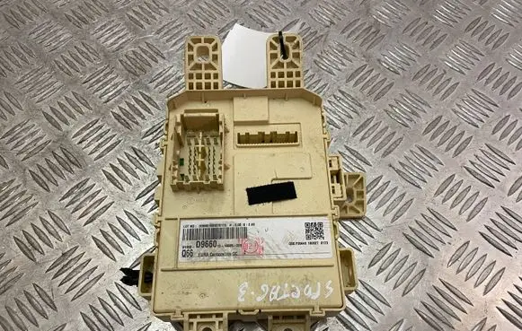 KIA Sportage Fuse module 91950D9660