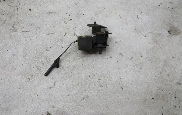Nissan Juke I F15 Airbag deployment crash/impact sensor 985811LA0A