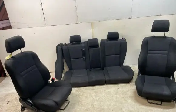 Toyota Avensis T250 Seat set 