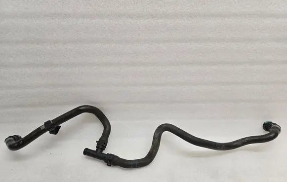 Engine coolant pipe/hose