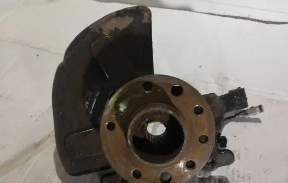 Opel Zafira B Front wheel hub spindle knuckle 7997