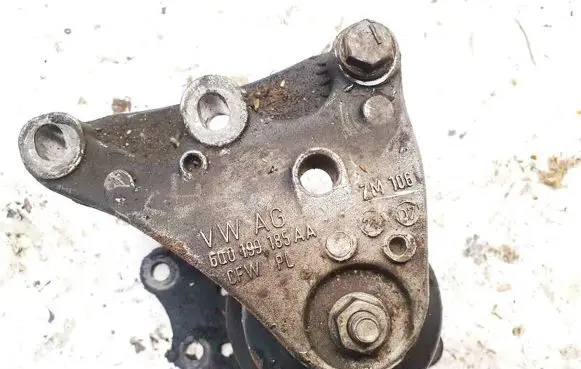 Skoda Roomster (5J) Engine mount bracket 6q0199185aa