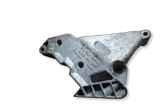 Skoda Octavia Mk2 (1Z) Engine mounting bracket 03G199207F