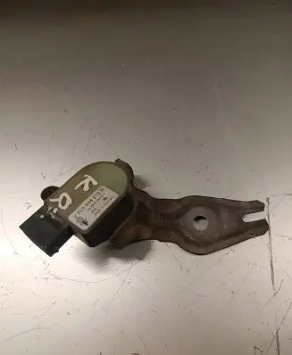 Headlight/headlamp level sensor