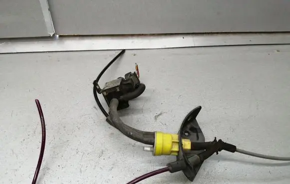 Mercedes-Benz E W124 Turbo solenoid valve 0015407097