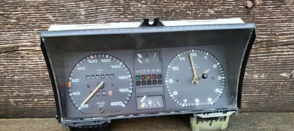 Volkswagen Jetta II Speedometer (instrument cluster) 191919033FG
