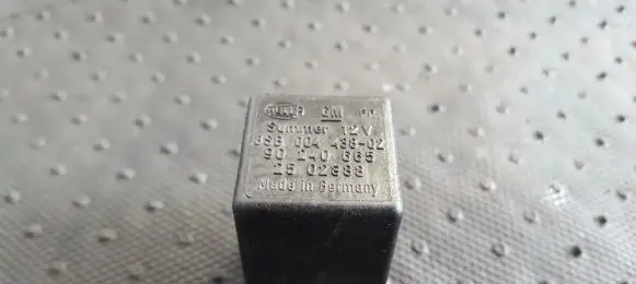 Opel Kadett E Other relay 90240665 3SB004438-02
