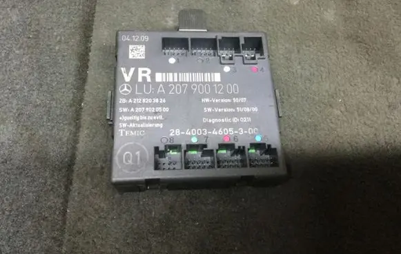 Mercedes-Benz E C207 W207 Door control unit/module A2079001200