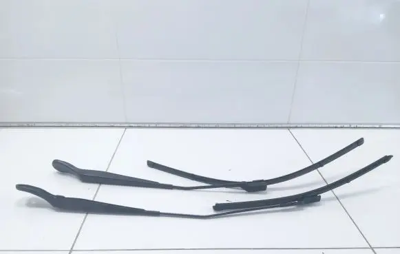 BMW 2 F45 Front wiper blade arm 61617335963