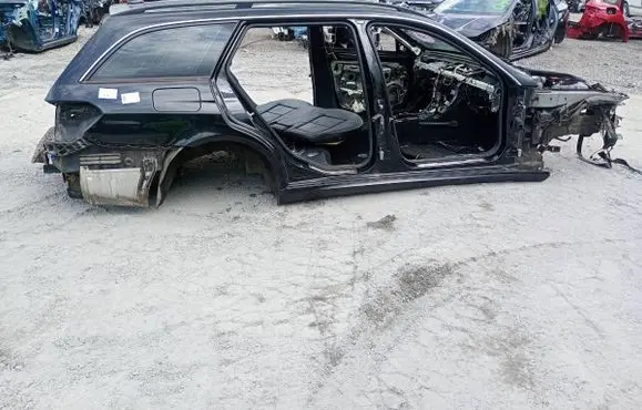Mercedes-Benz E W212 Front quarter panel