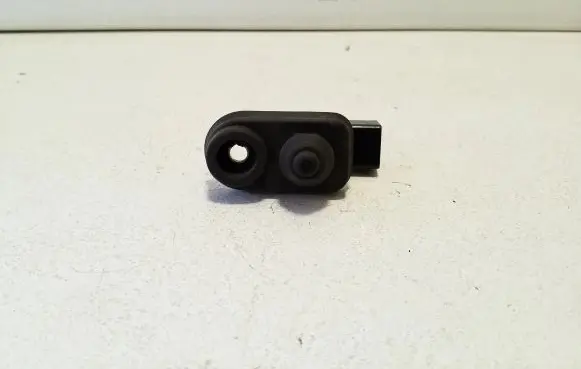 Mitsubishi Outlander Front door sensor 