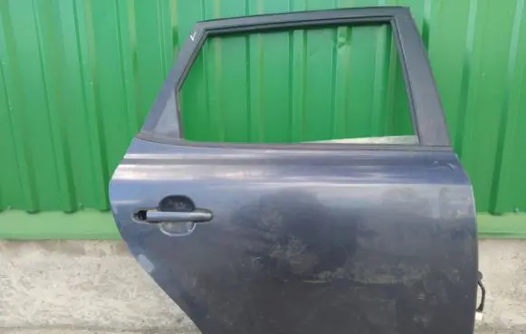 KIA Ceed Rear door