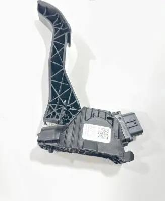 Volkswagen Golf VII Accelerator throttle pedal 5Q1723503H 6PV01062111