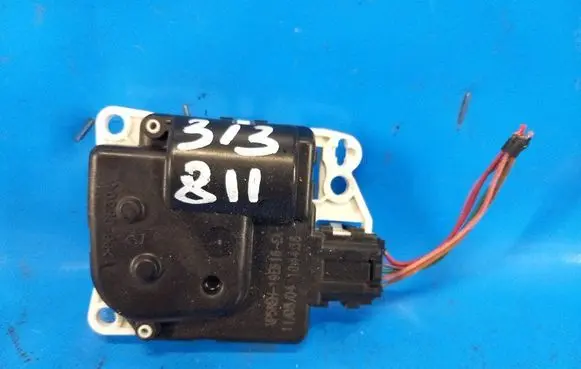 Nissan Pathfinder R51 Air flap motor/actuator 27743ZH10A