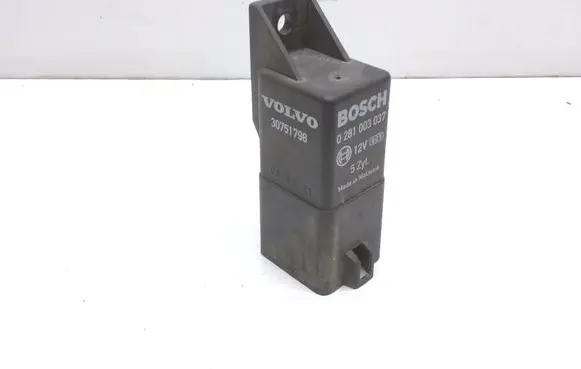 Volvo XC60 Glow plug pre-heat relay 30751798 0281003037