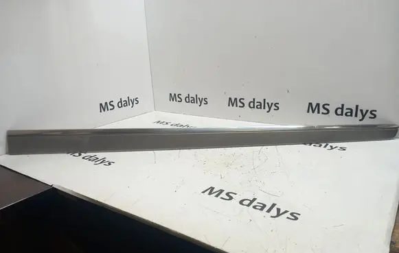 Mercedes-Benz ML W164 Front door trim (molding) A1646905262 1646905262