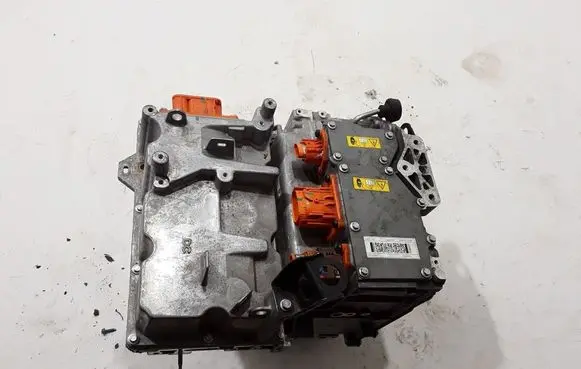 Renault Zoe Voltage converter inverter 5AQ605