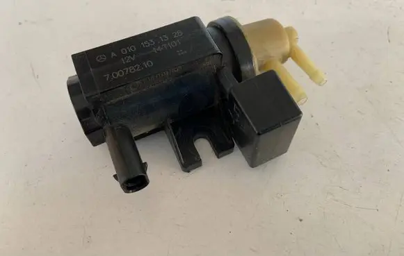 Mercedes-Benz C W205 Turbo solenoid valve A0101531328