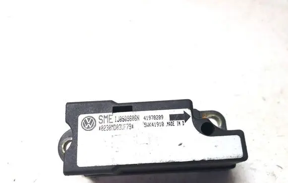 Volkswagen PASSAT B5 Airbag deployment crash/impact sensor IJ0909606N