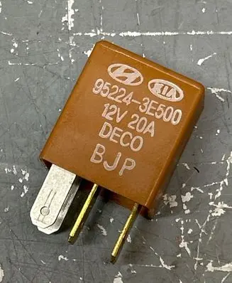 KIA Sorento Other relay 952243E500 12V20A DF20