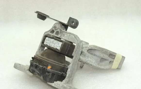 Opel Vivaro Engine mount bracket 93868345 12841371R
