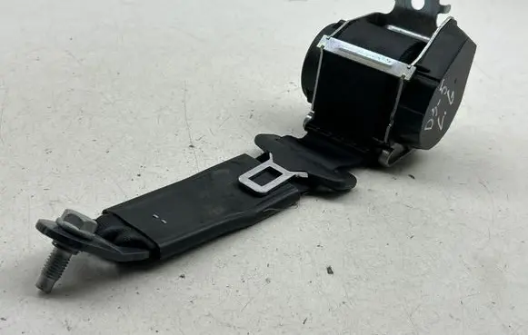 Citroen DS5 Rear seatbelt 0610063 0410063 6168145