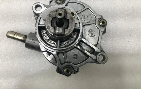 Mercedes-Benz Sprinter W901 W902 W903 W904 Vacuum pump