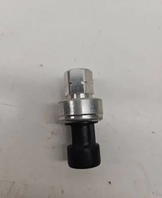 Chevrolet Camaro Air conditioning (A/C) pressure sensor 13587668