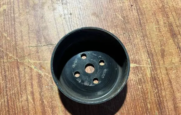 Ford Focus Water pump pulley 98MF8509AB