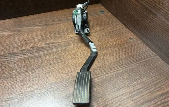Peugeot 407 Accelerator throttle pedal F00C3E2429