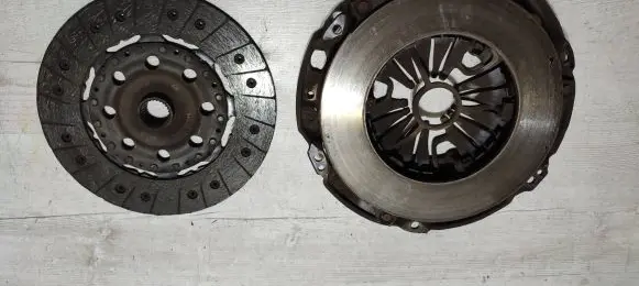 Mercedes-Benz A W176 Pressure plate 0302400R100
