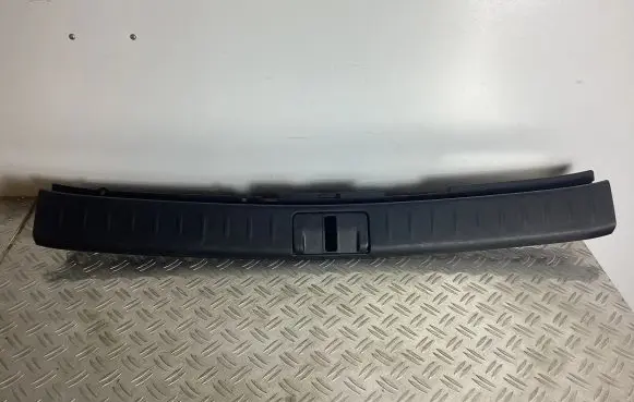 Lexus RX 450H Trunk/boot sill cover protection 583870E020